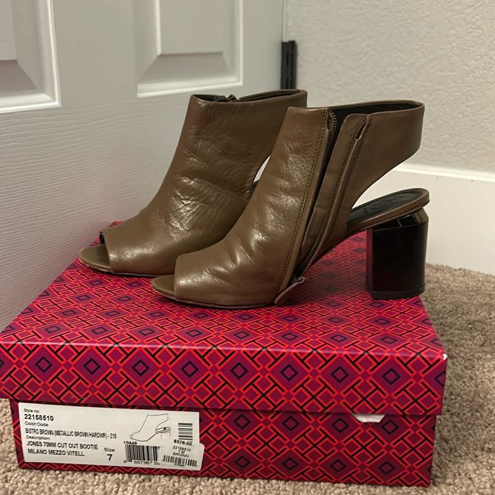 Women’s Tory Burch Cut Out Bootie - Used Size 7